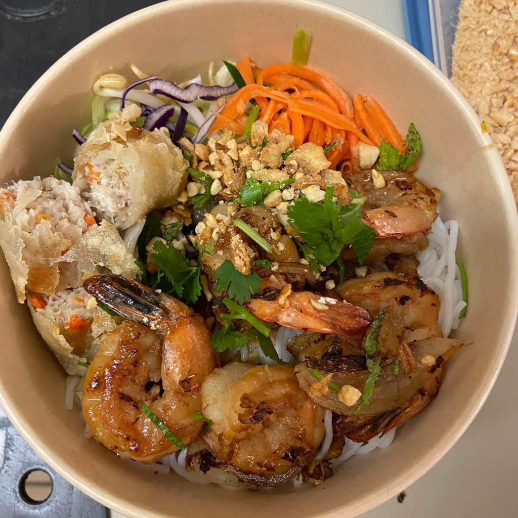 Salde Tom bun et 2 nems