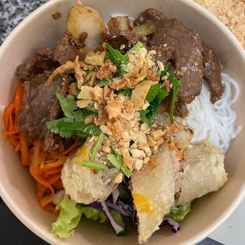 Salde mix boeuf et 2 nems