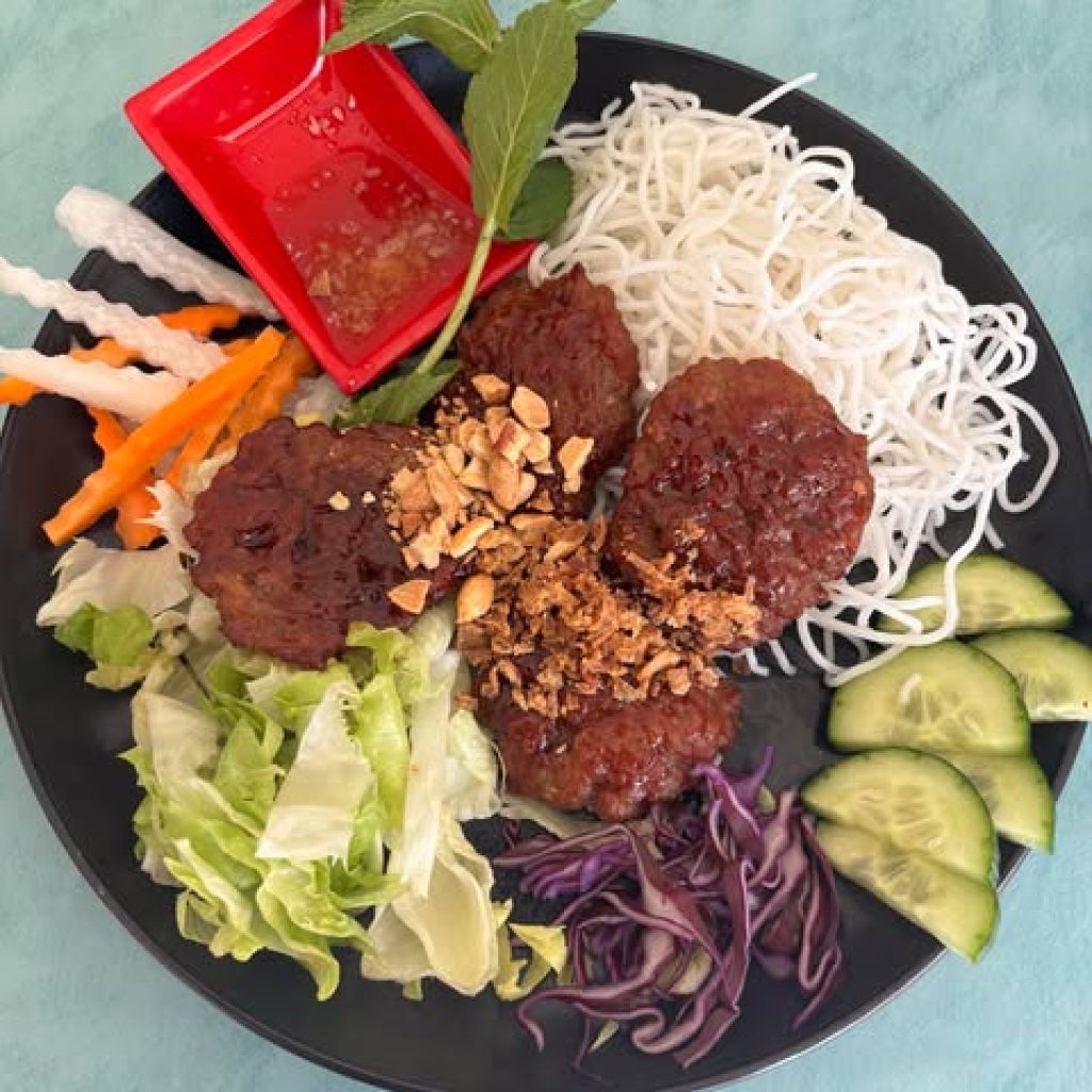 Vermicelle et porc grillé (Bun cha)